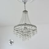 Balloon chandelier with pendants