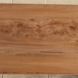 Table basse en chêne à pieds joints par une entretoise