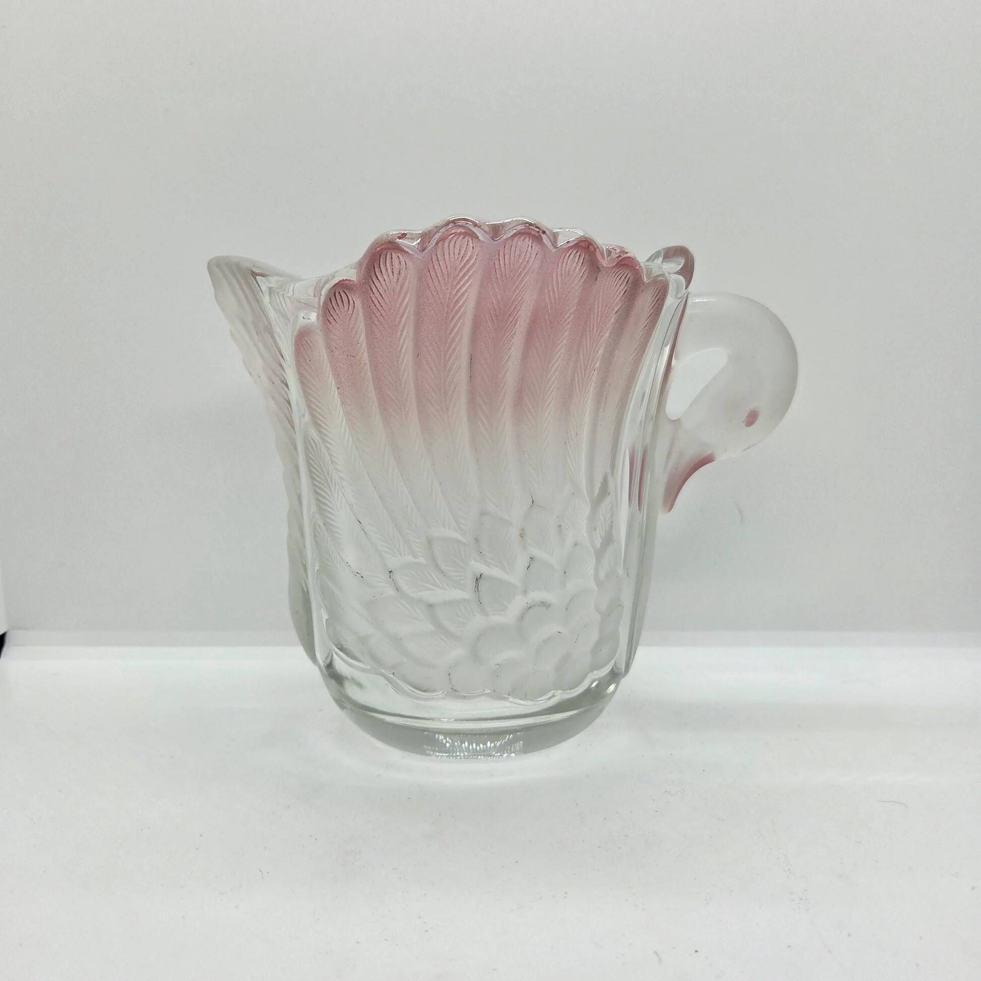 Pichet cygne en verre moulé pressé - Ref 1438
