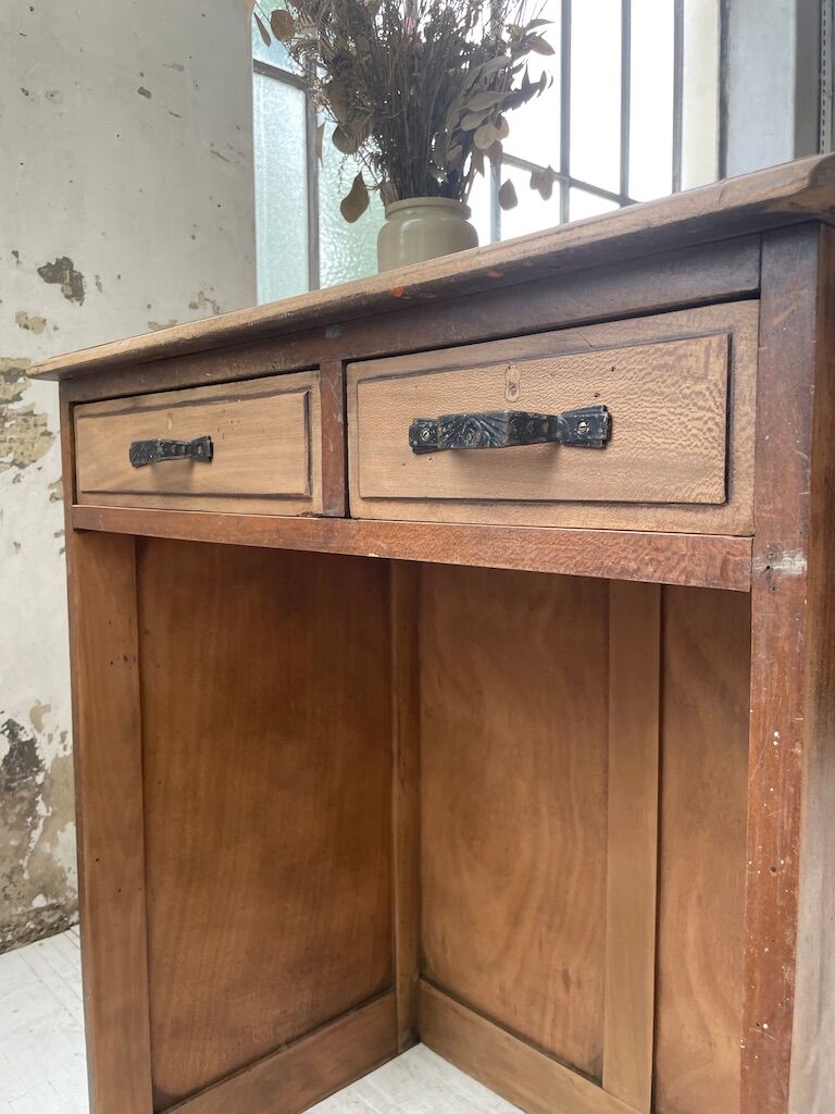 Oak trading post in early XXth century