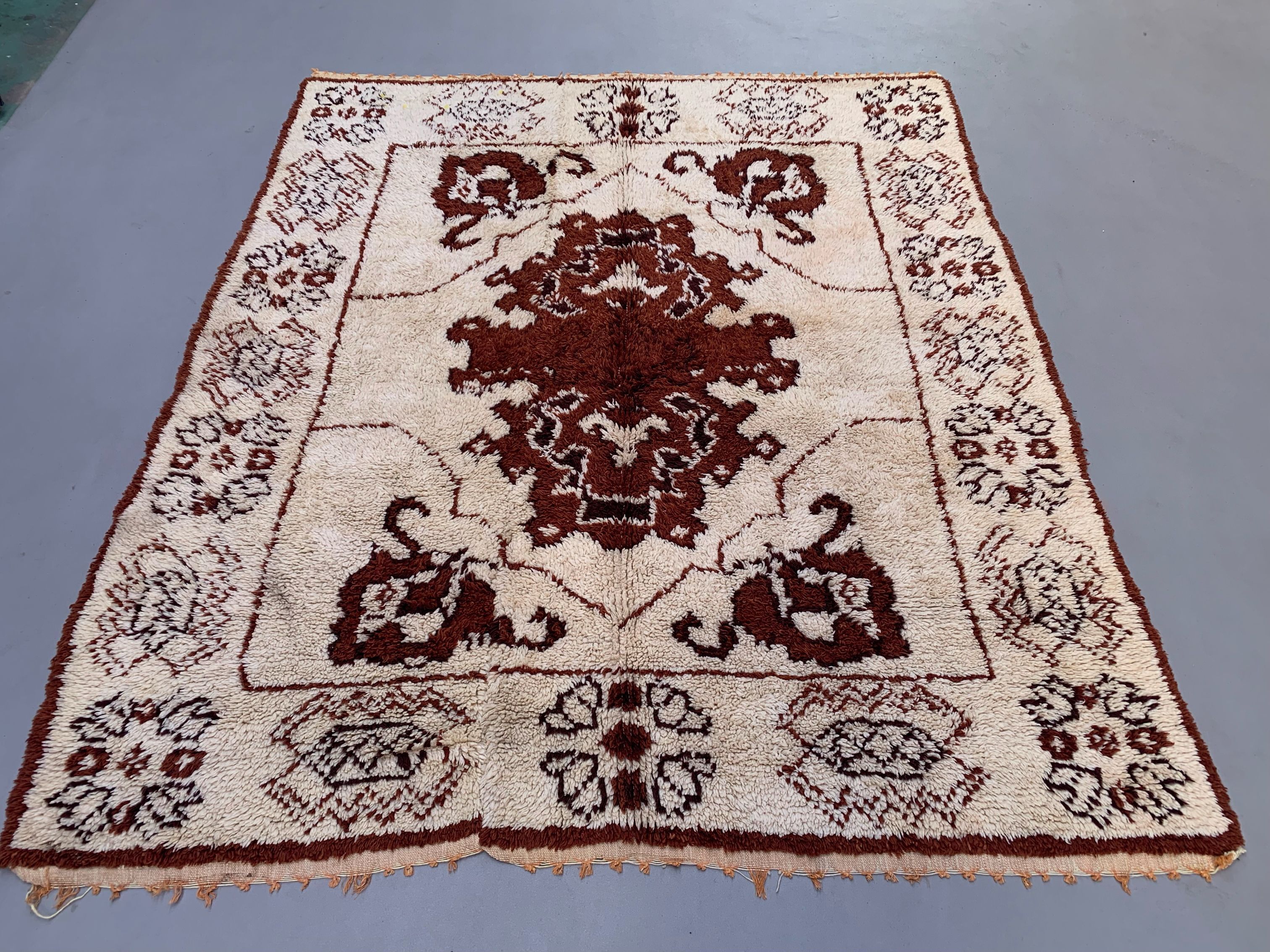 Moroccan berber rug 180x124cm