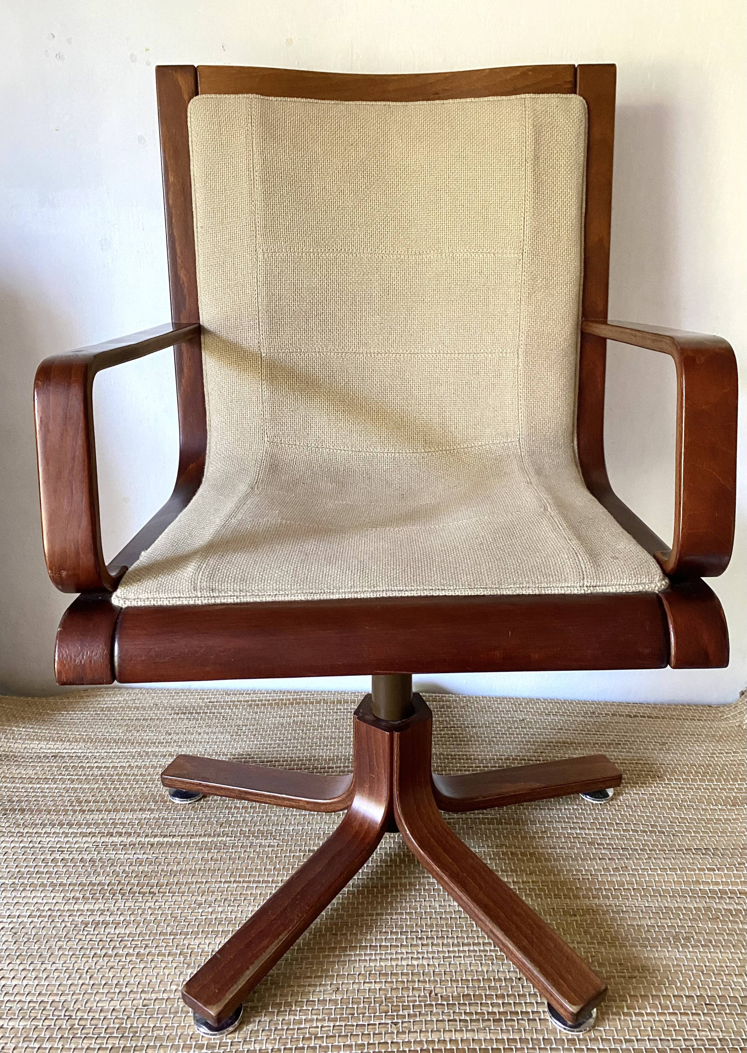 Fauteuil scandinave pivotant vintage