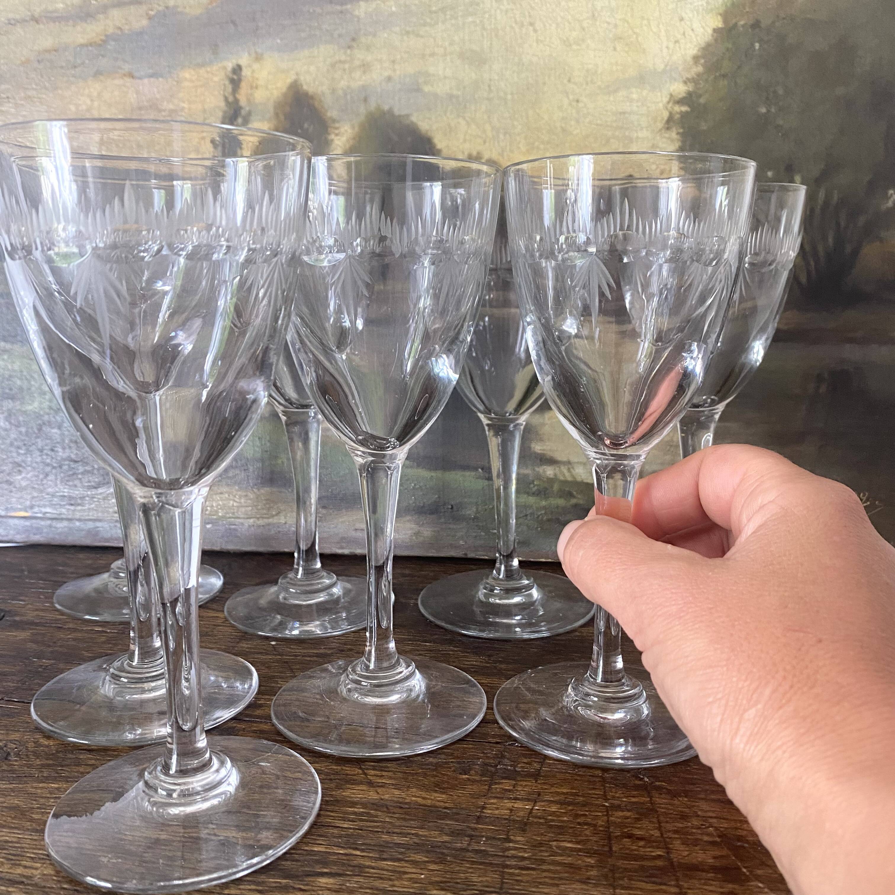 Stemmed glasses, engraved glass wine glasses