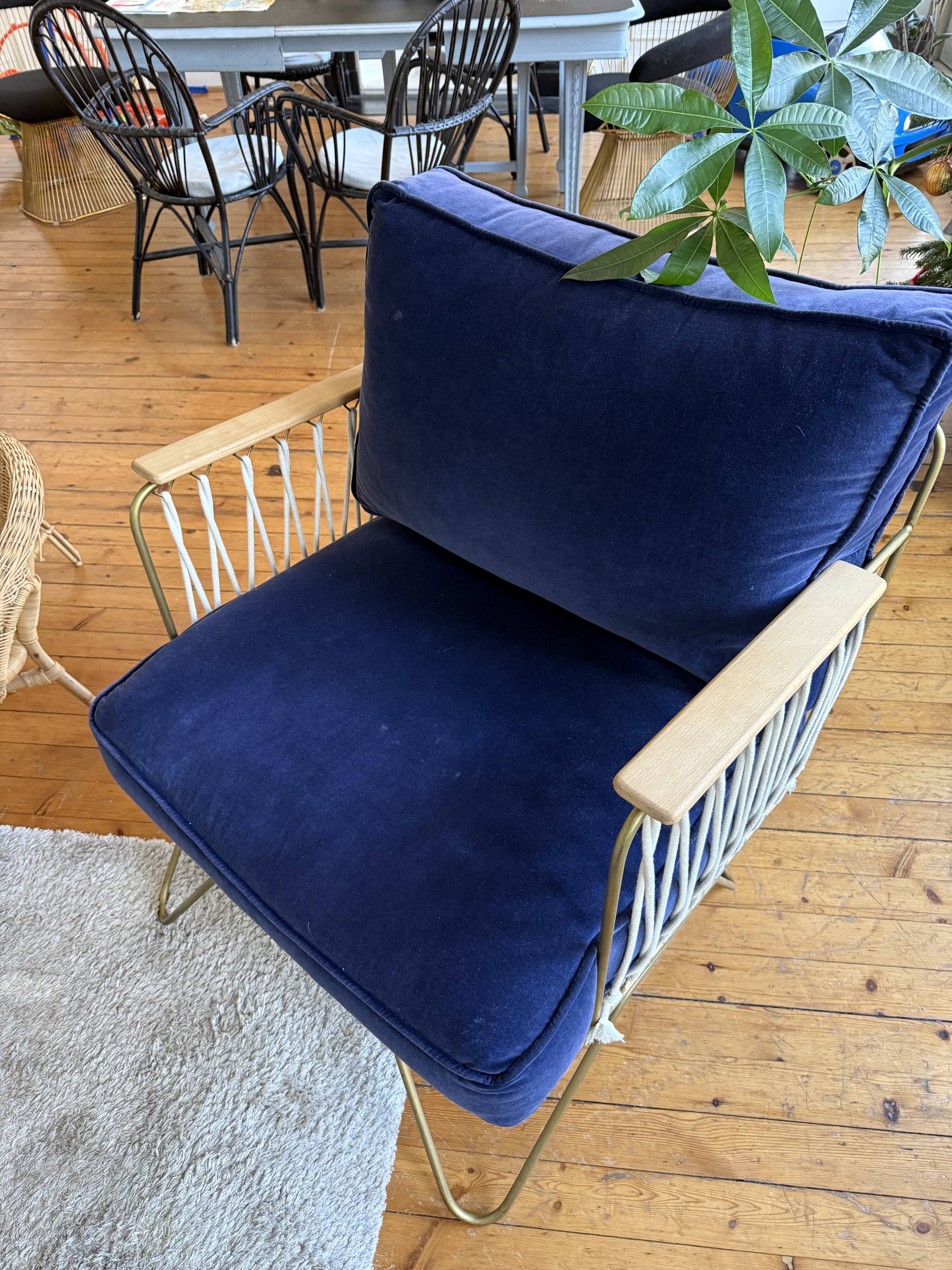 Set of two Croisette armchairs in velvet by the brand Honoré.