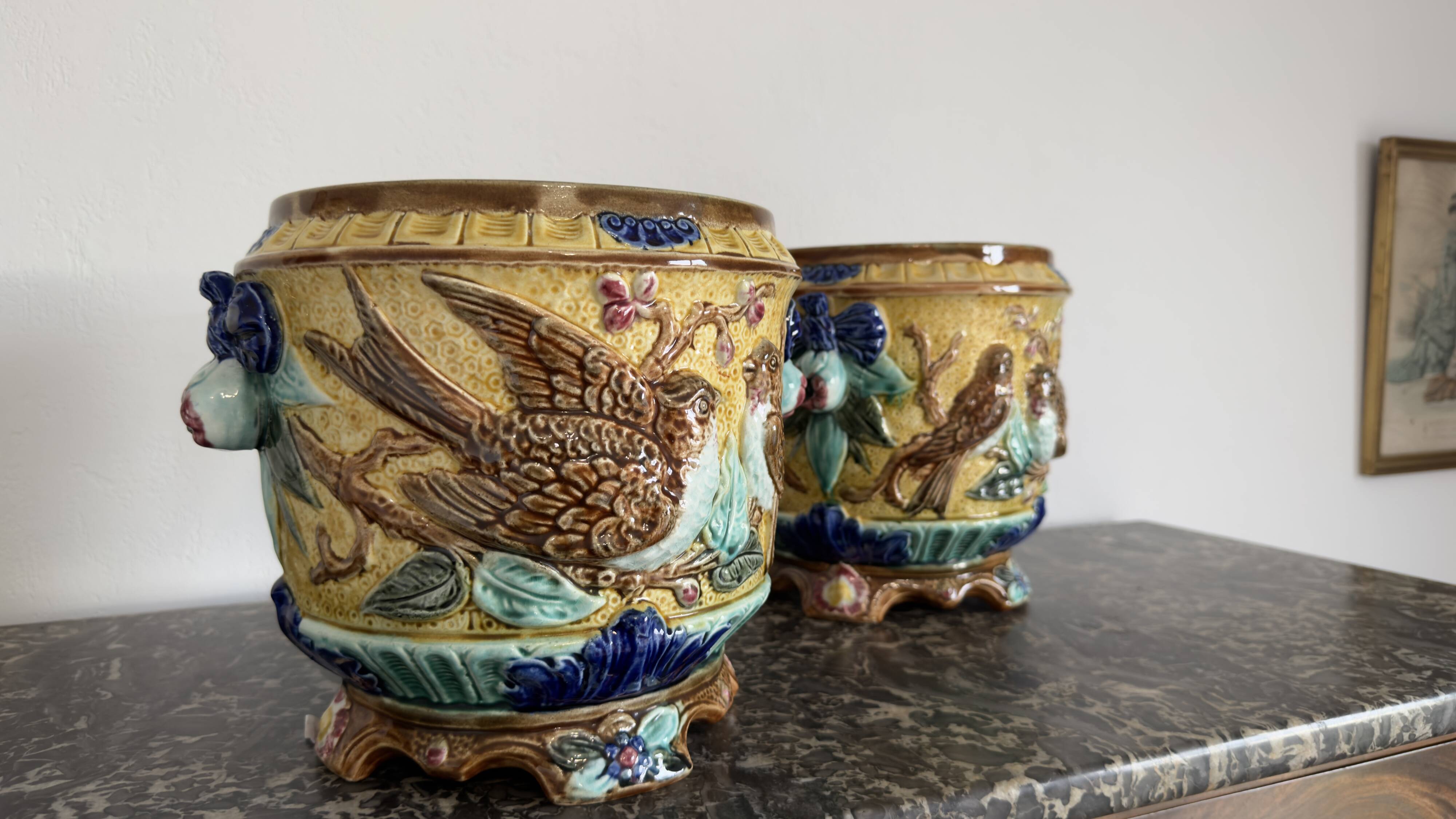 Pair of Art Nouveau Cache-Pots in Barbotine - Bird & Ribbon Decor - Fon