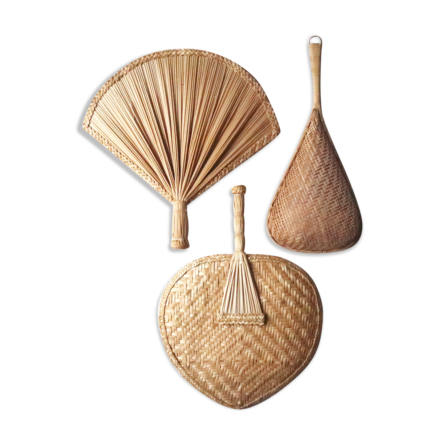 Trio of wall decorations in straw and wicker, 70s
