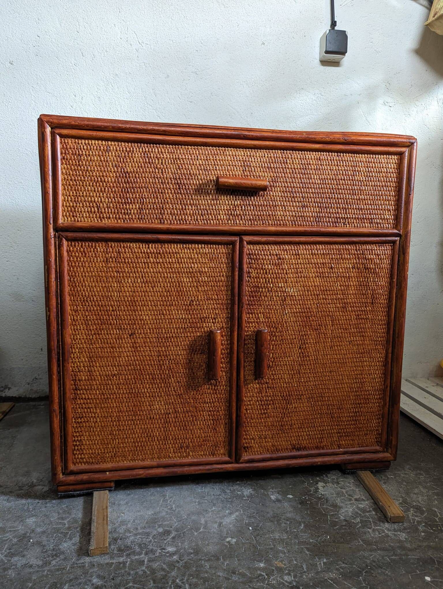 Rattan chest of drawers with one large drawer and two hinged doors - mahogany color