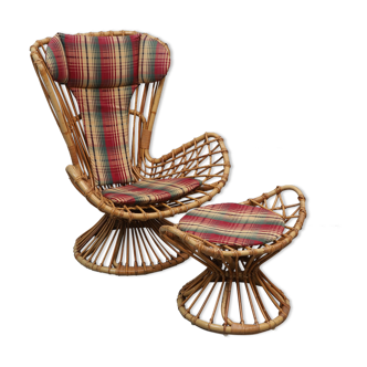 Fauteuil avec tabouret en bambou recouvert d'un coussin en tissus de Suède de 1960s