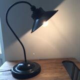 Industrial swan collar lamp