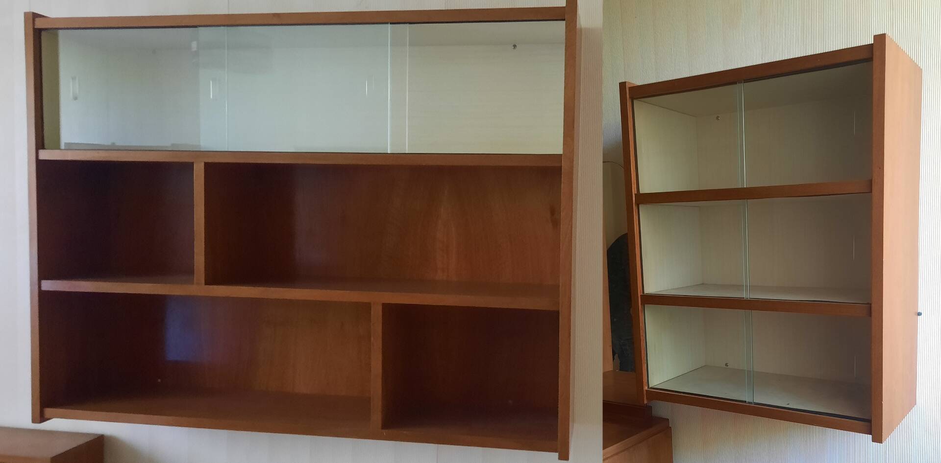 Set of 2 wall shelves