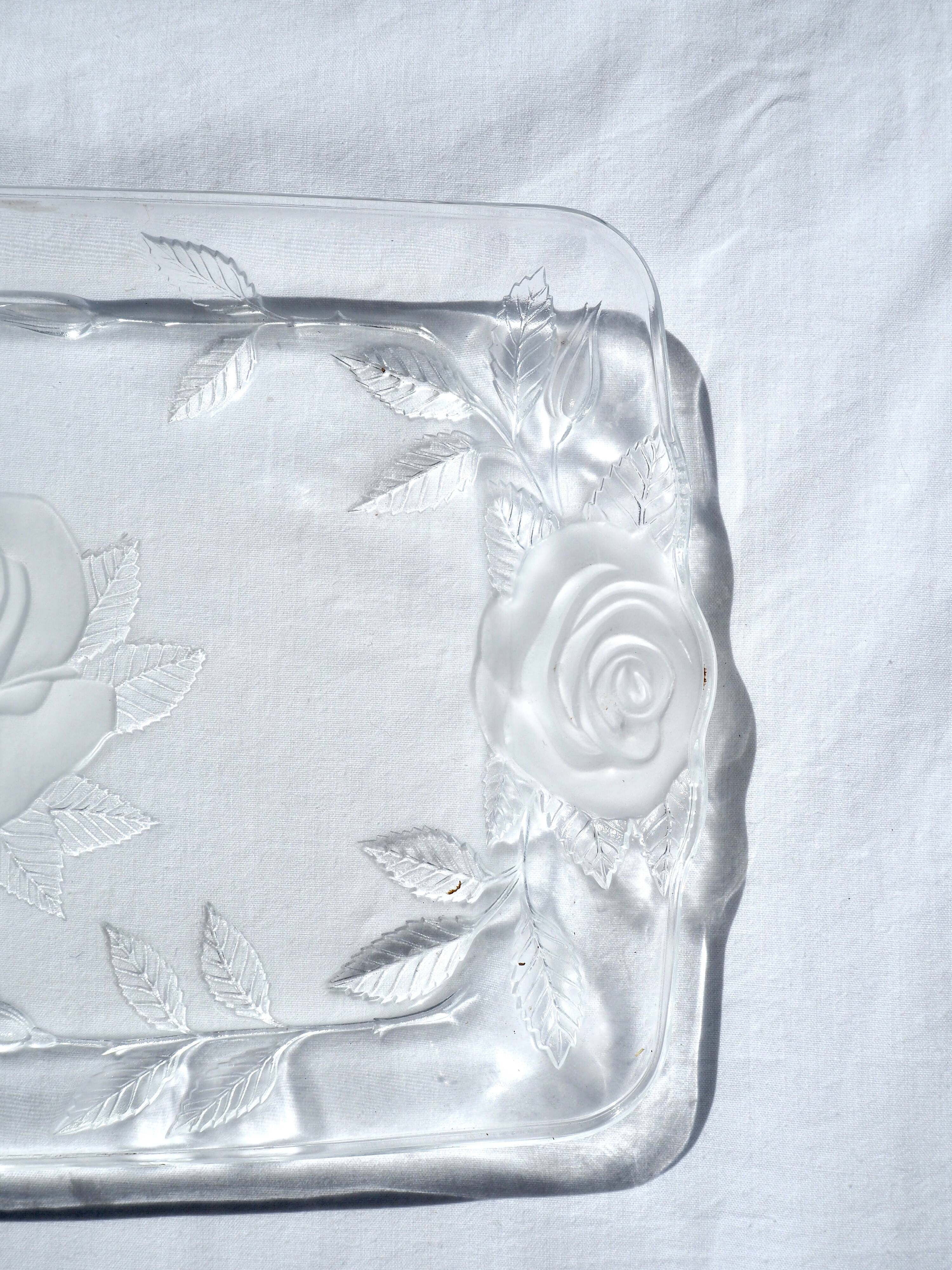 Plat à cake en verre motifs roses