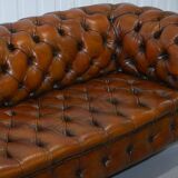 Victorian Chesterfield canapé from 1890 in restored leather, stamped Cornelius V. Smith.