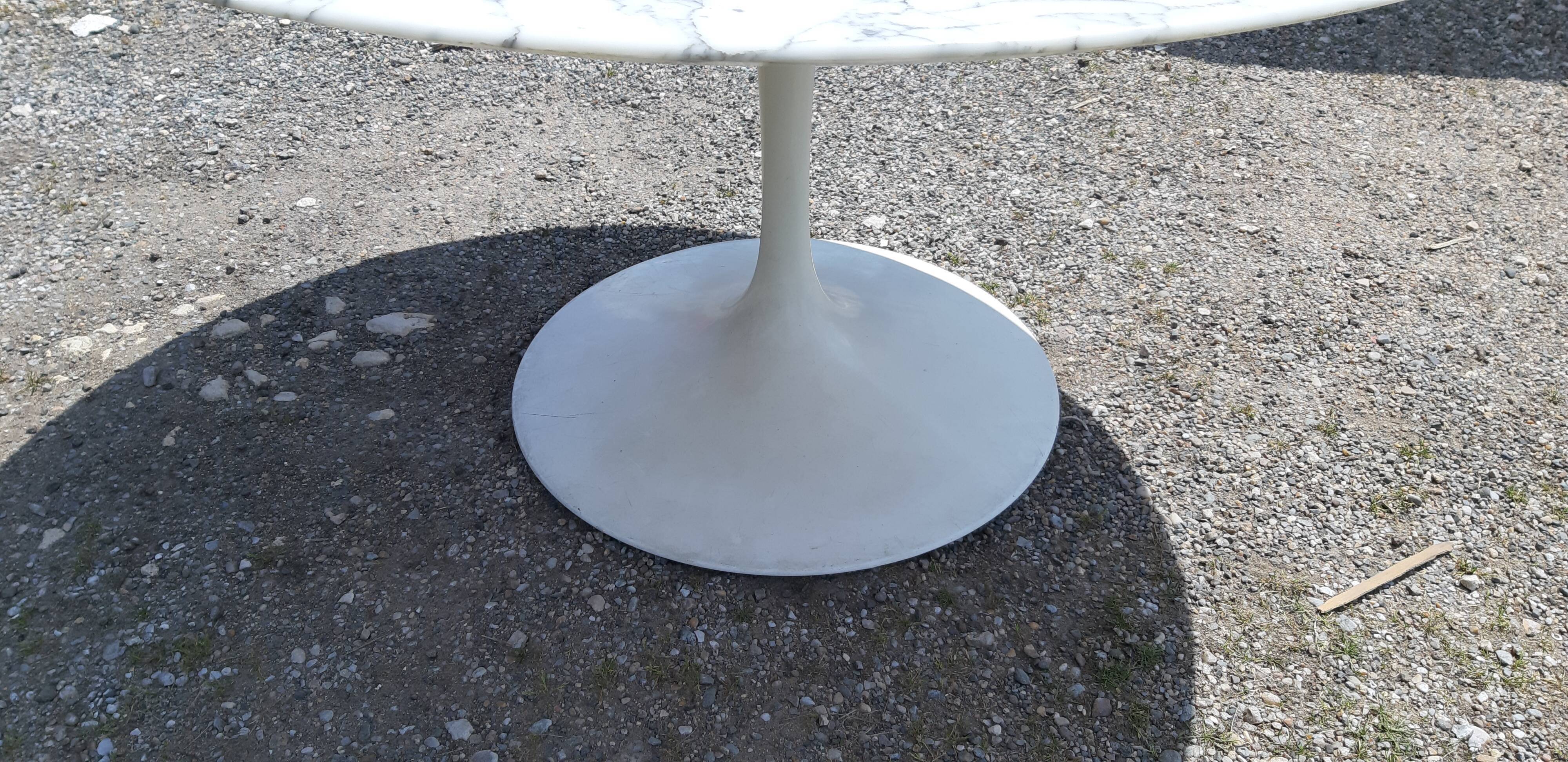 Table Tulip by& Eero Saarinen marble Calacatta, Knoll