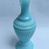 Trianon vase in opaline