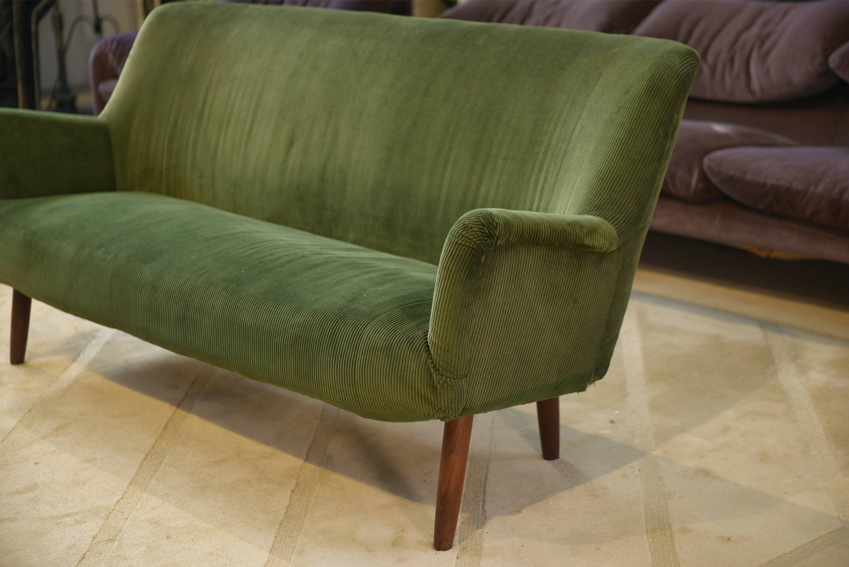 Green velvet canapé 1960s