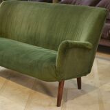 Green velvet canapé 1960s