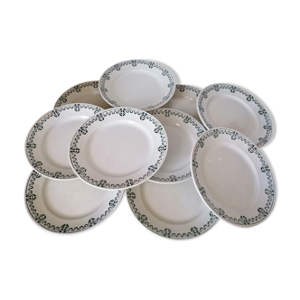 Set of 11 flat earthenware plates