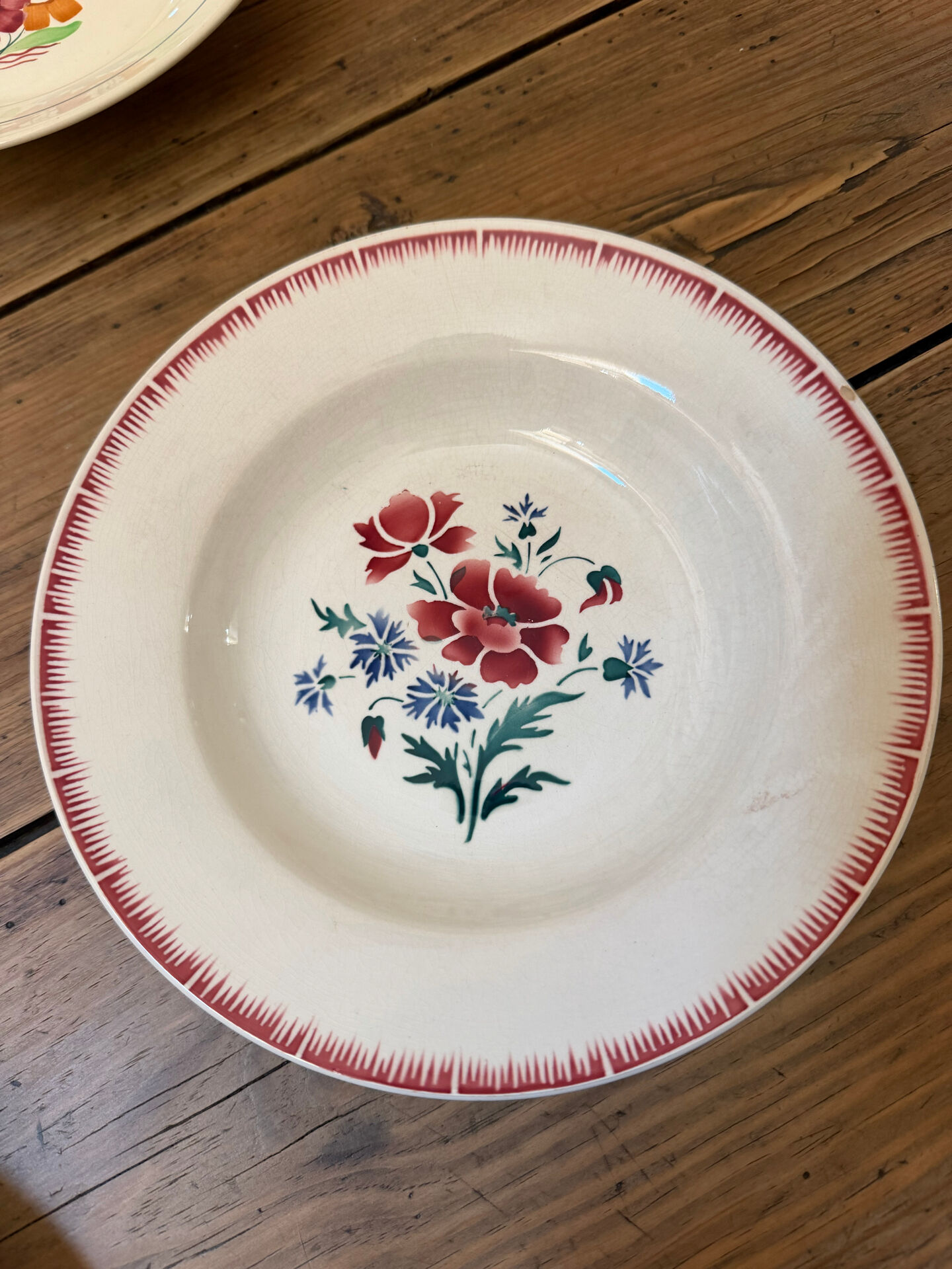 Service assiettes creuses dépareillées