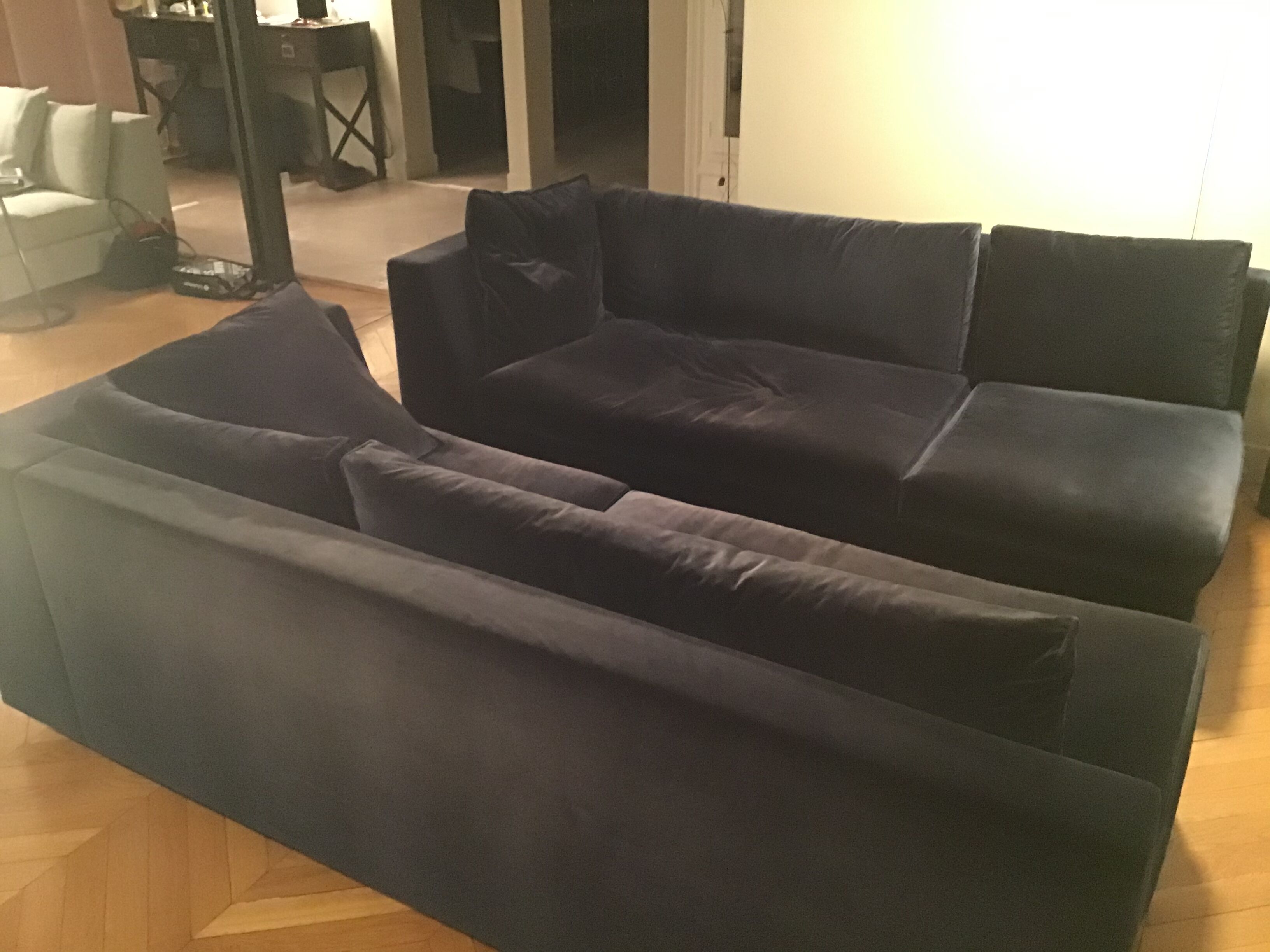 Lot of 2 meridians left and right armrest