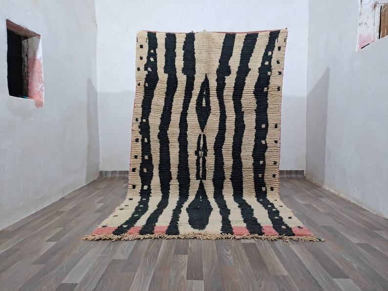 Handmade natural wool rug, size 150 x 250 cm
