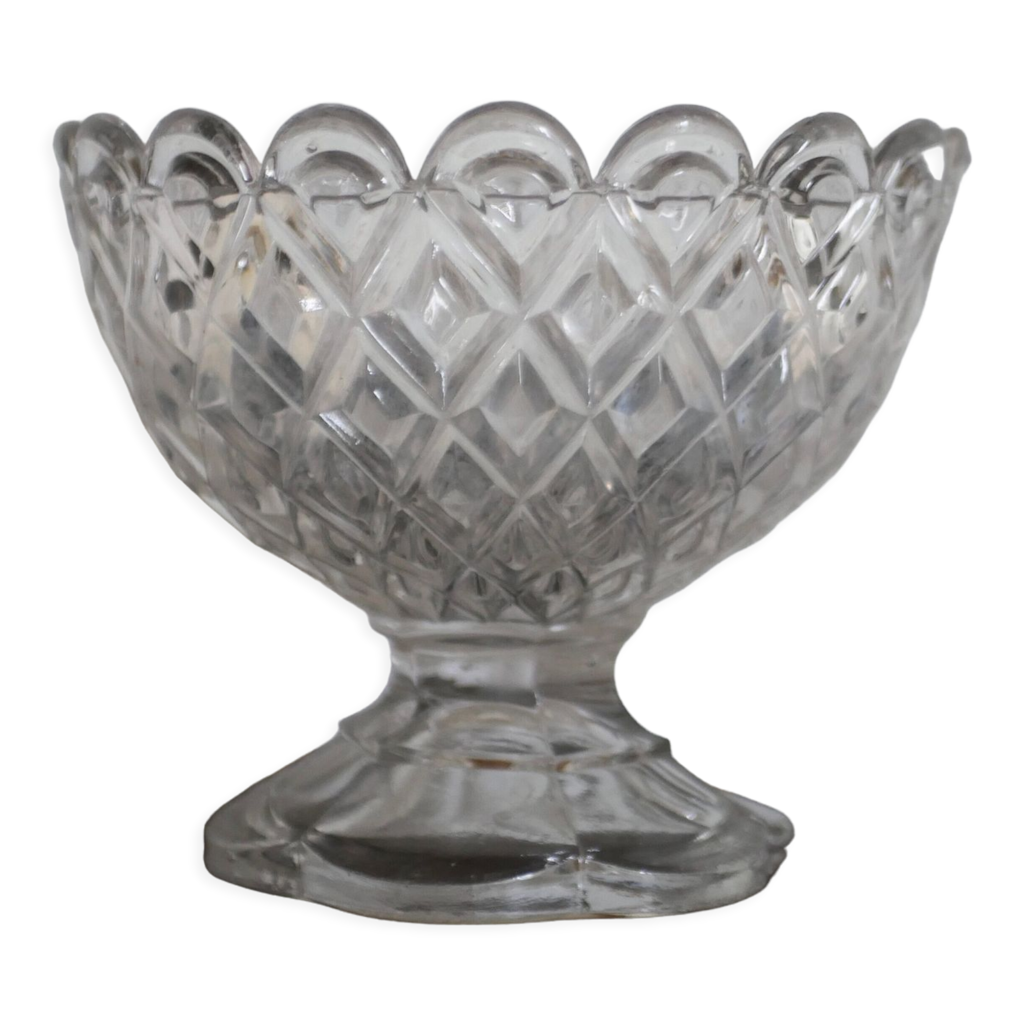 8 coupelles anciennes en verre travaillé - France