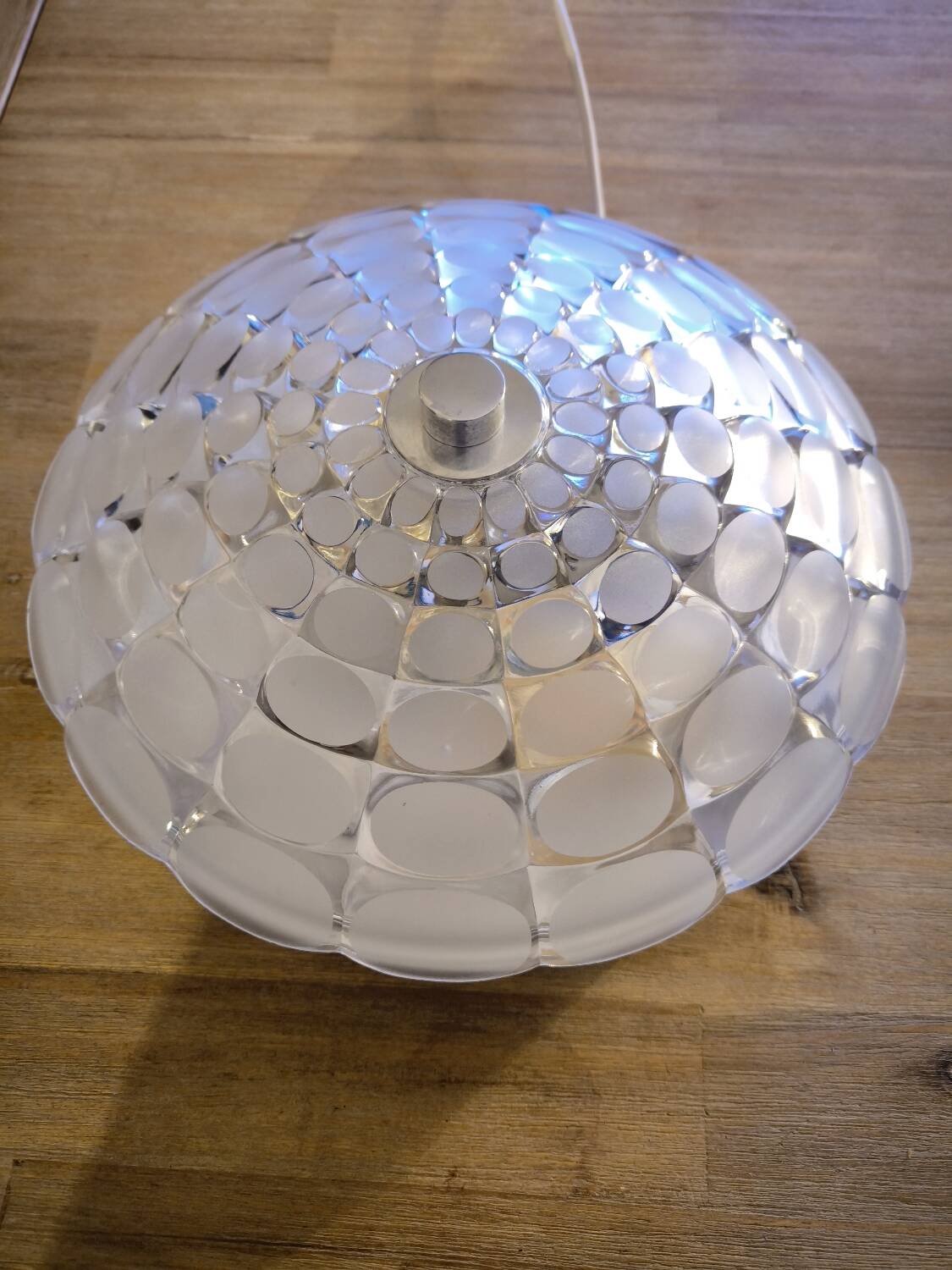 Wall/Ceiling Light
Aluminum and glass by Peill &
Putzler 197
