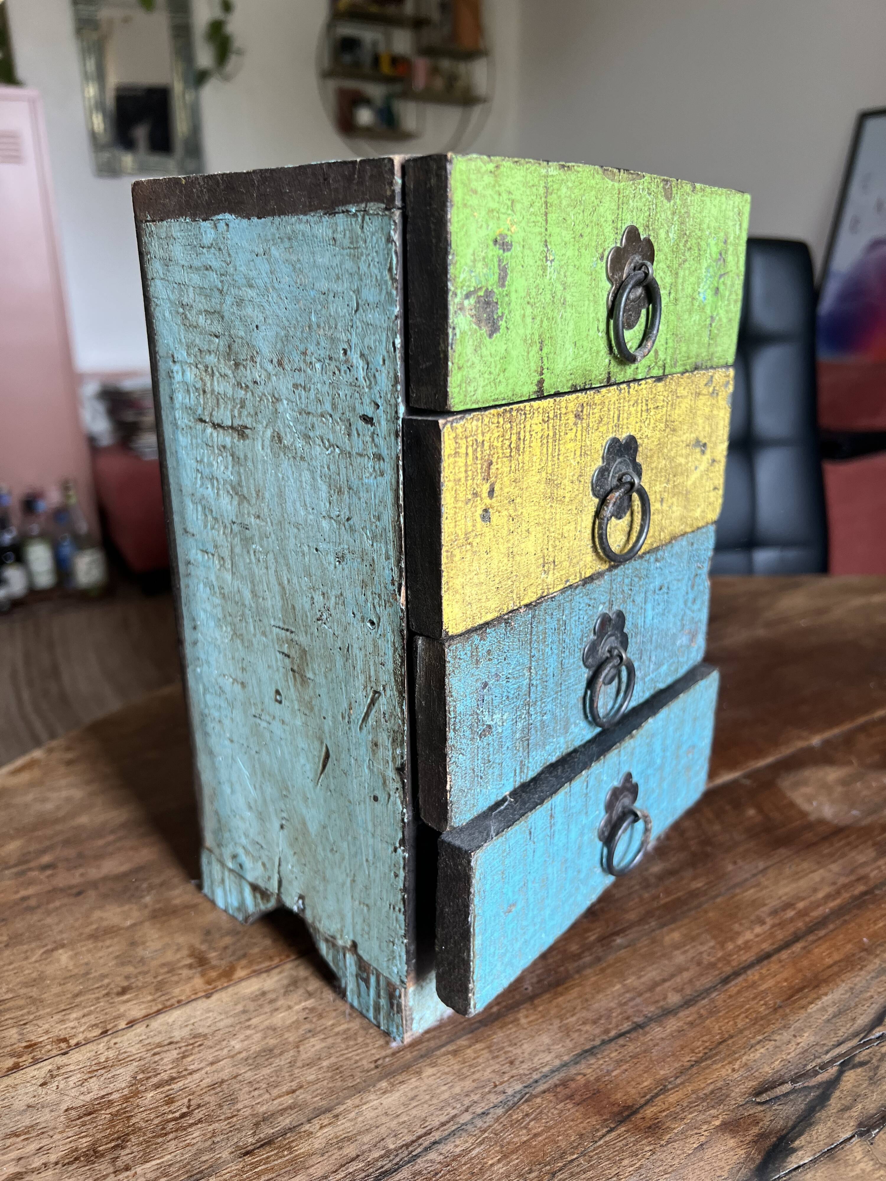 Small Moroccan-style wardrobe/drawers