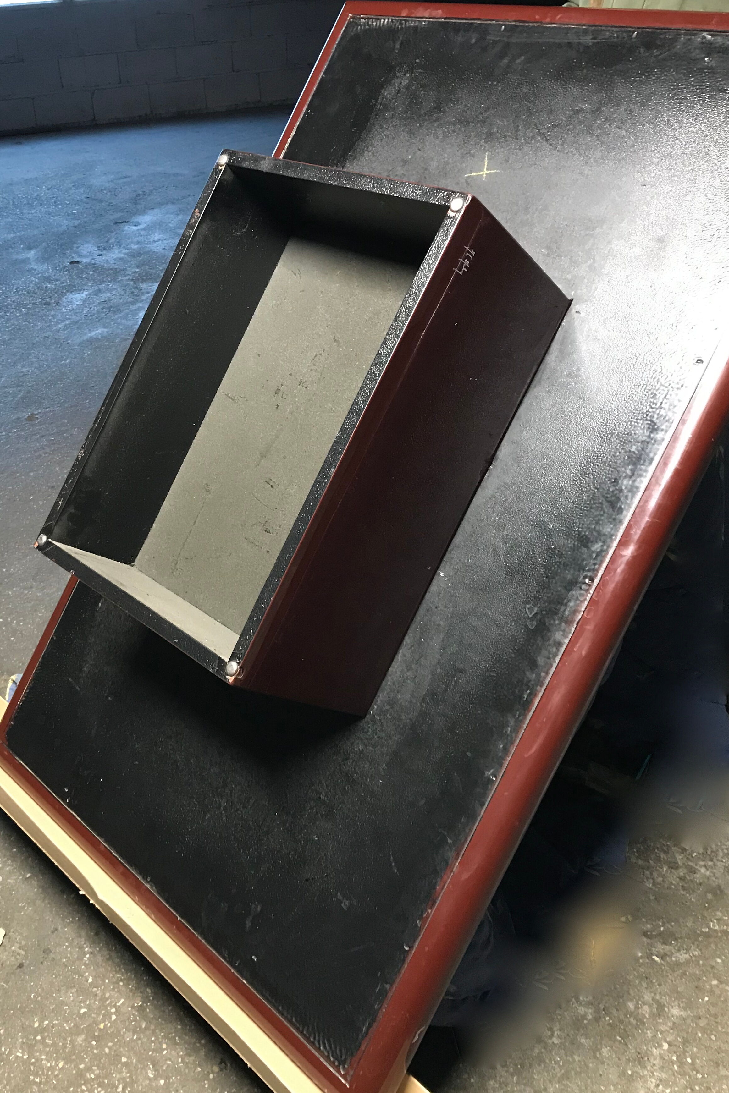 Table basse de Jean Claude mahey, laque, 1970, design vintage