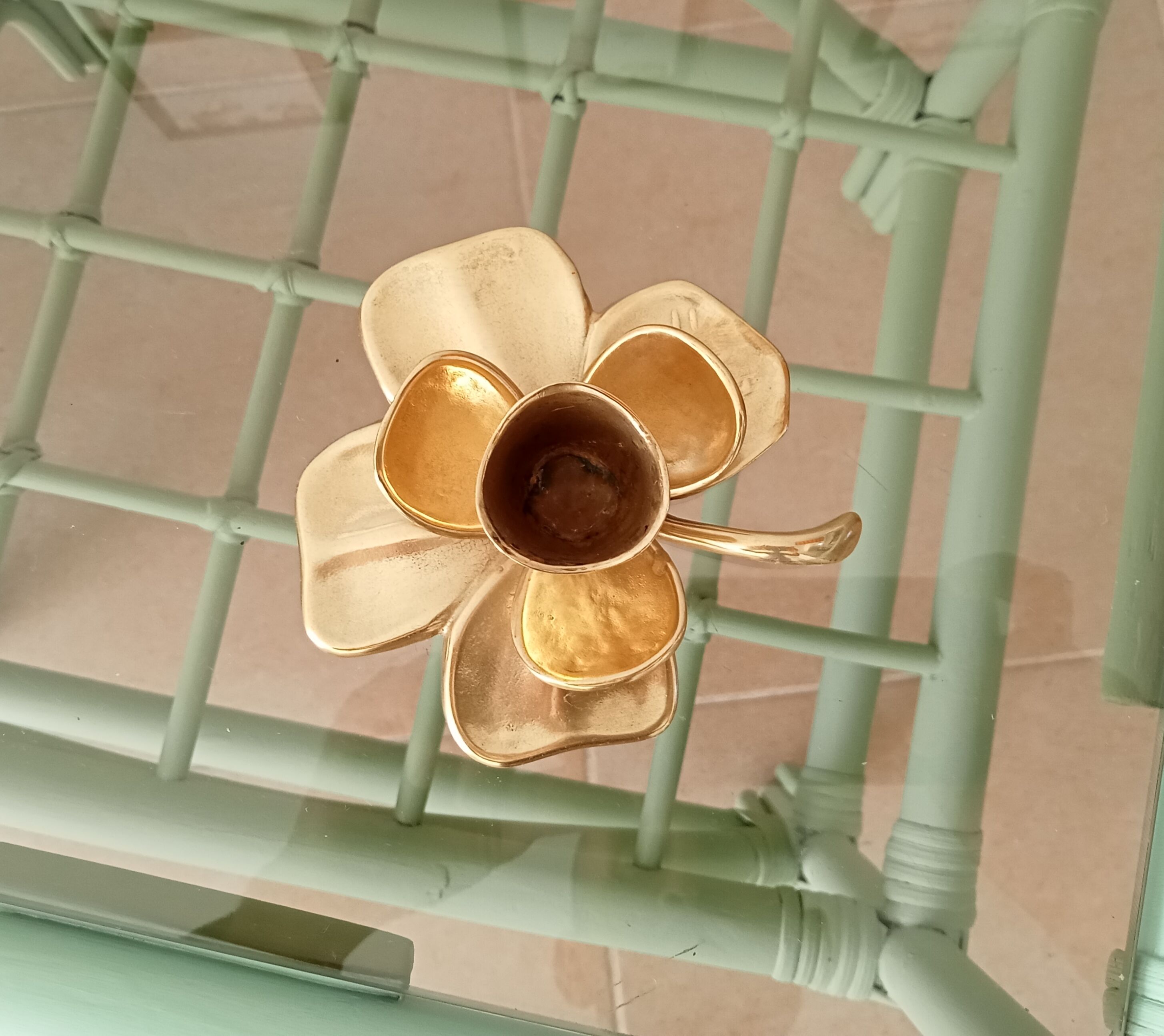 Vintage hand-to-hand flower candle holder 70s