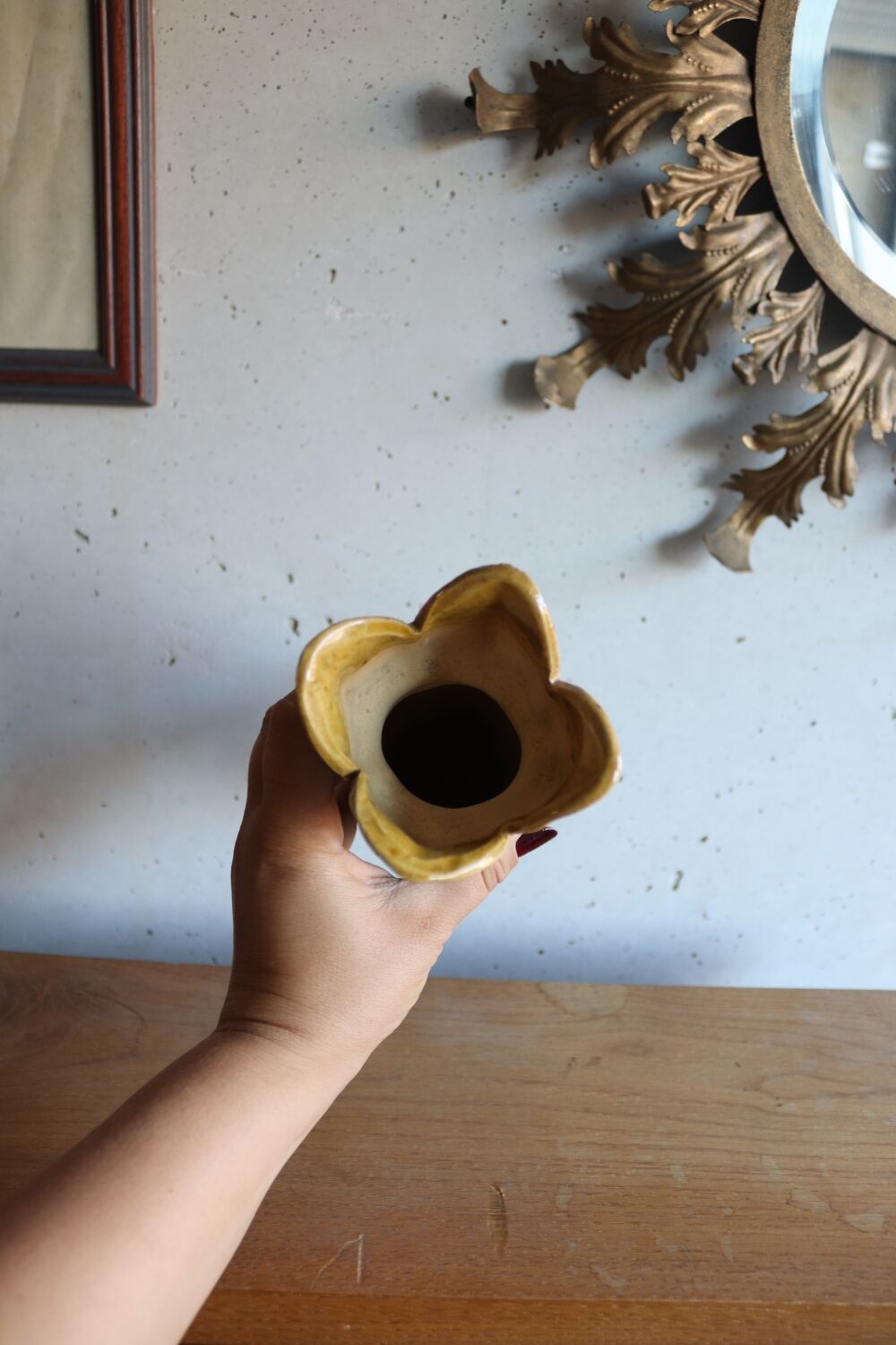 Vase ancien fleur en barbotine
