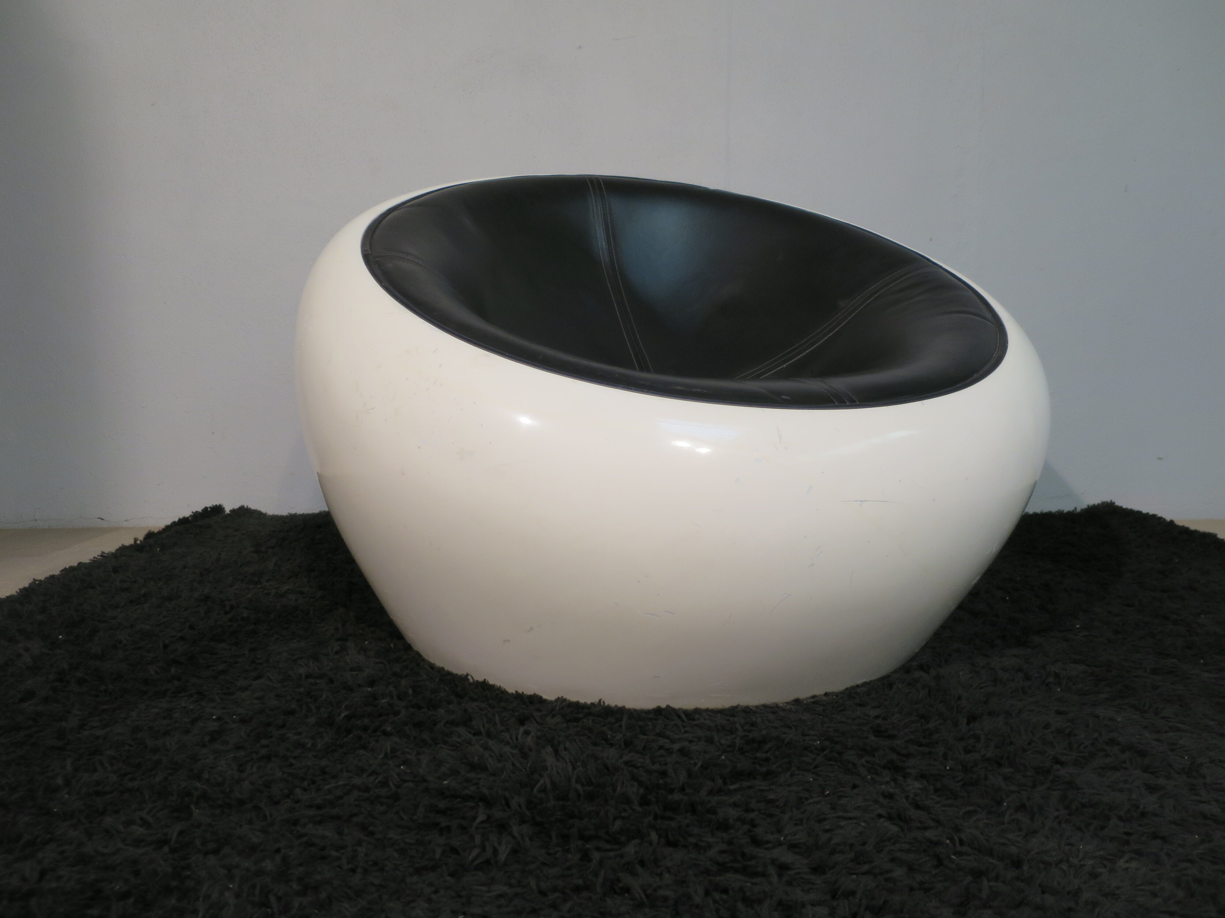 1967 egg pod armchair