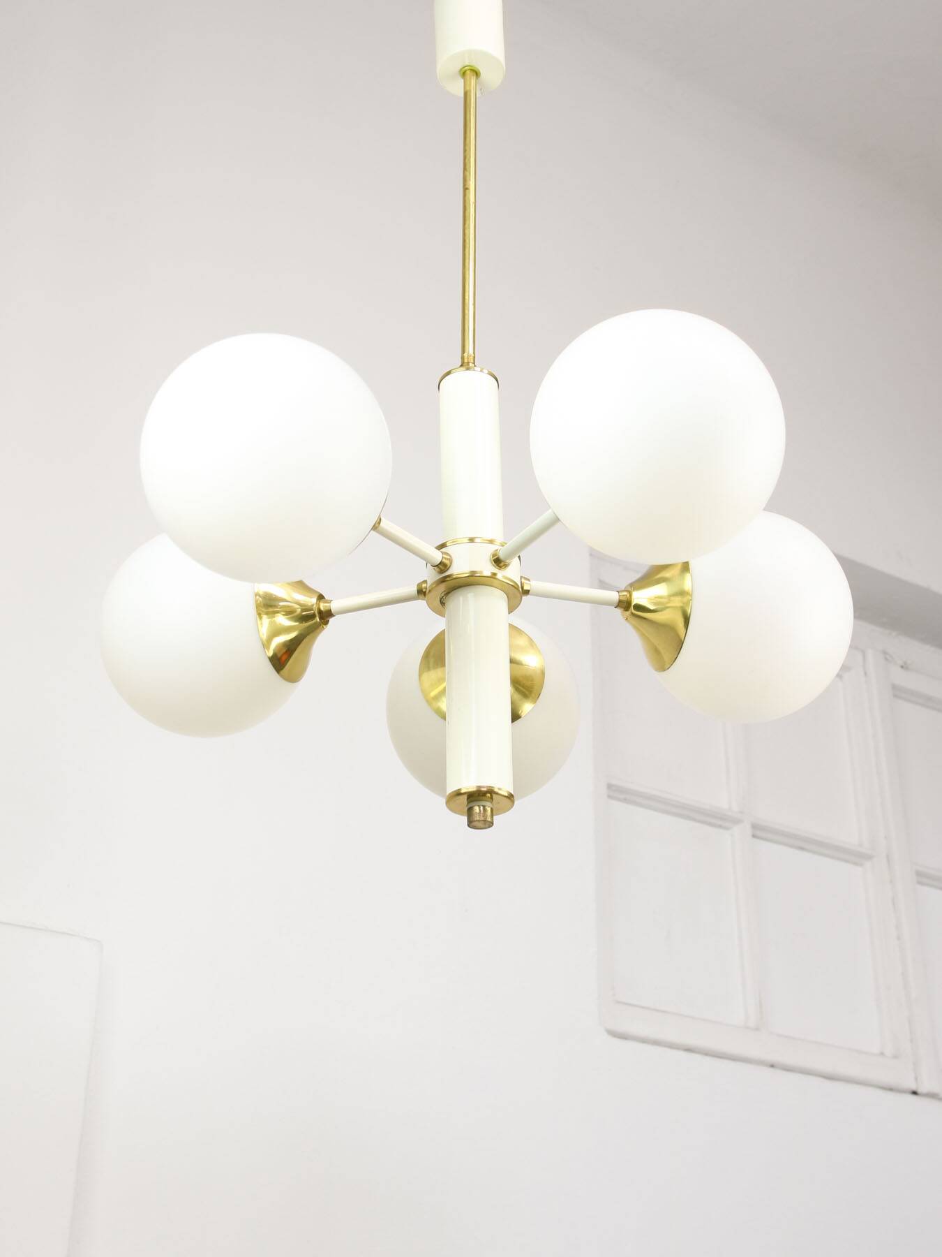 Mid-century Modern Italian Brass and Opaline Sputnik Chandelier