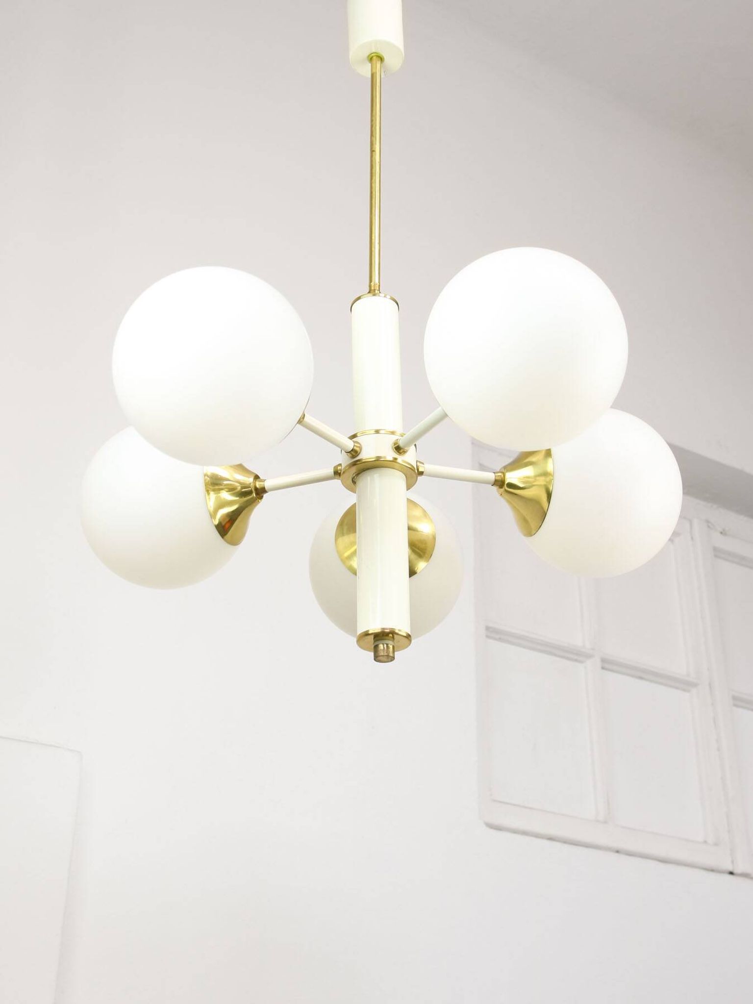 Mid-century Modern Italian Brass and Opaline Sputnik Chandelier