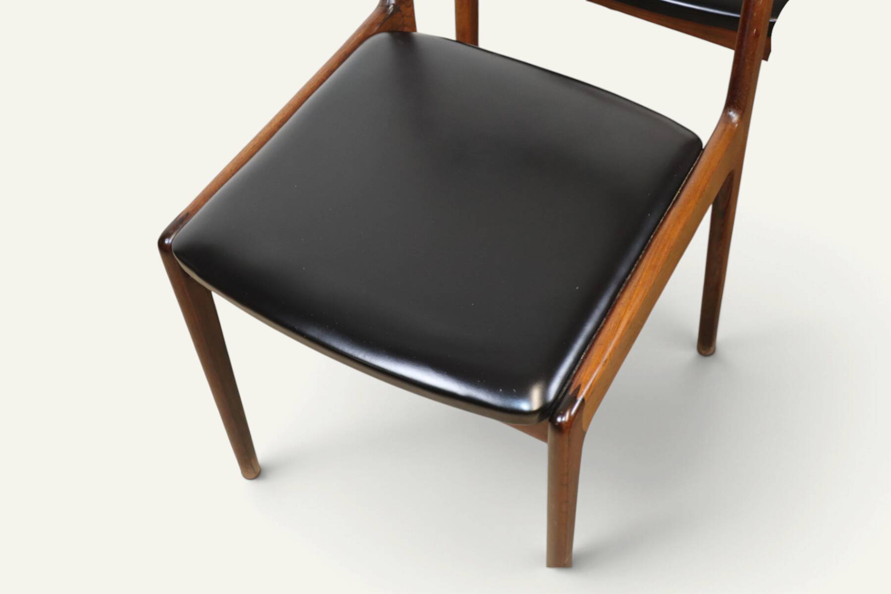 Set of 4 vintage teak and black faux leather chairs – 1960s