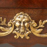 Commode ancienne en acajou, loupe d'Amboine, marbre rouge et bronze