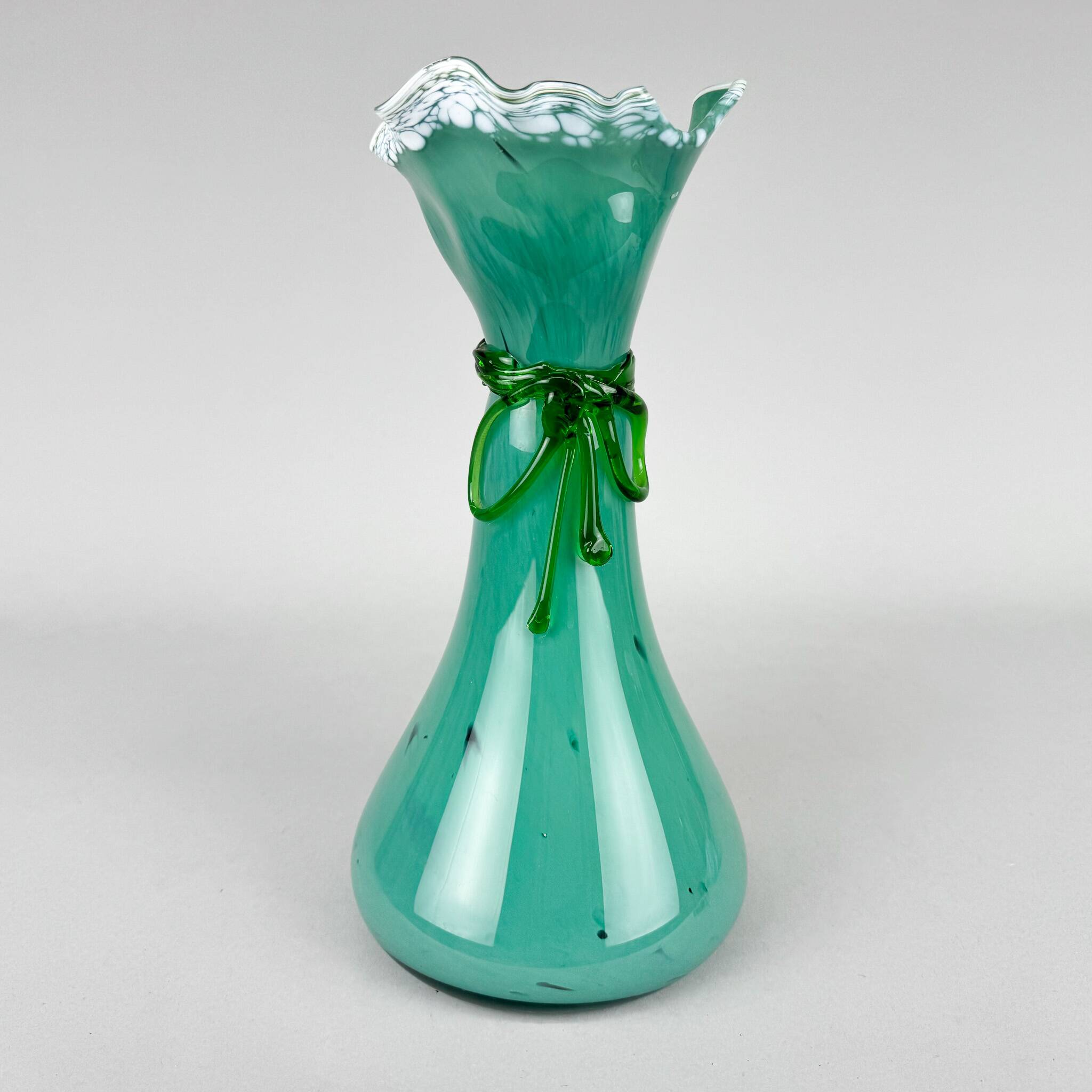 Vase en verre artistique fait main des années 1970