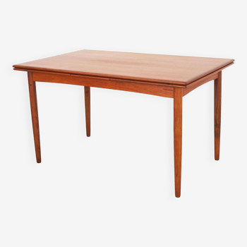 Table en teck, design danois, années 1970, production : Danemark