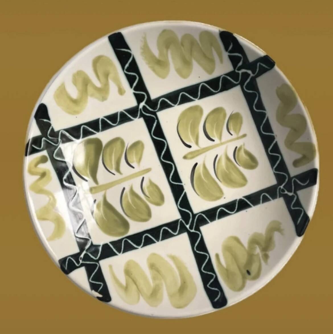 Vintage hollow plate MBFA in Pornic