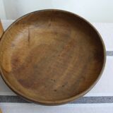 Round wooden dish