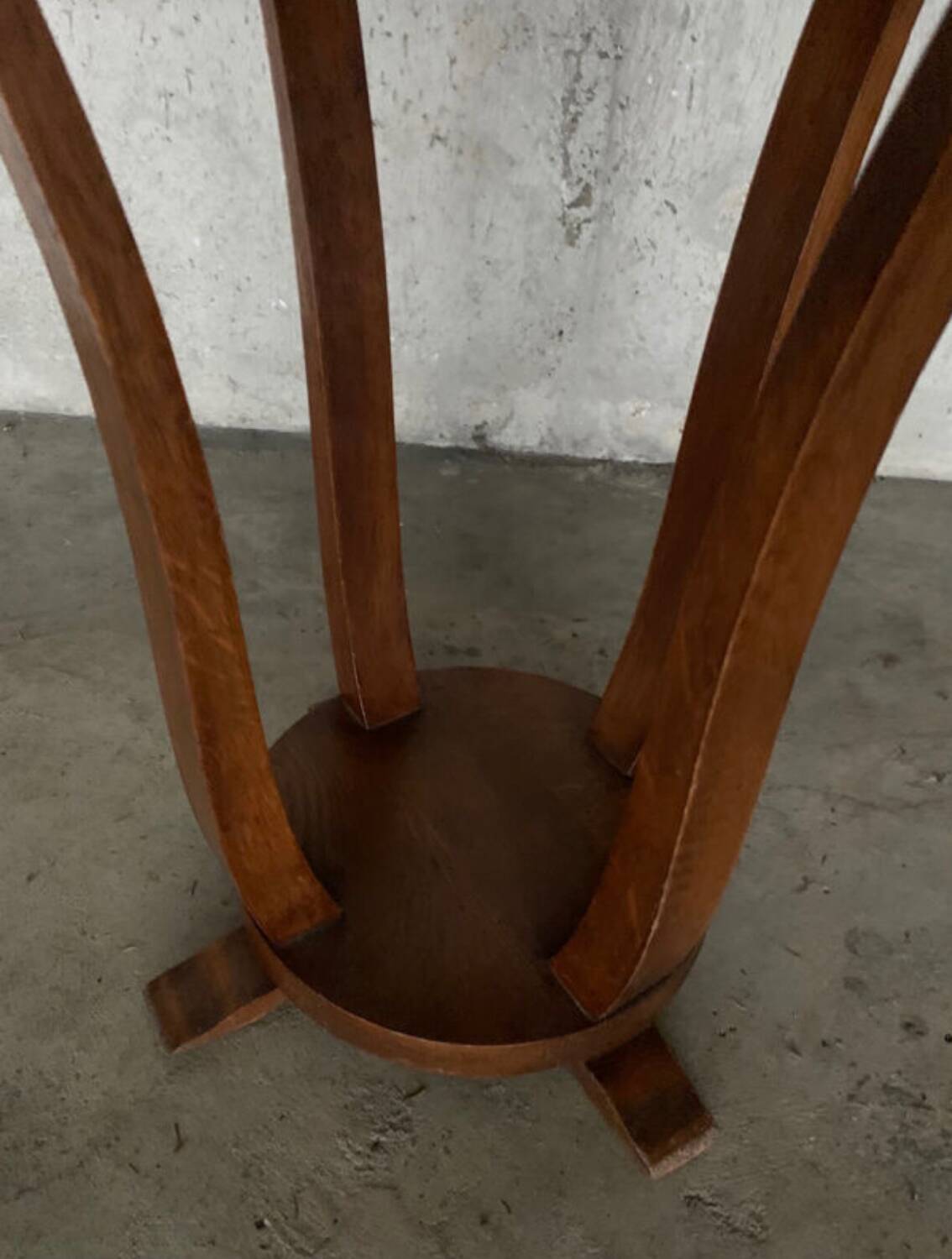 Art deco pedestal table