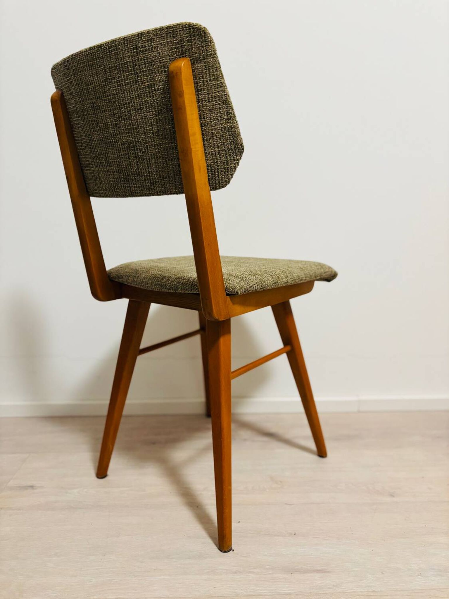 Chaises de salle à manger du milieu du siècle, Tchécoslovaquie, années 1960