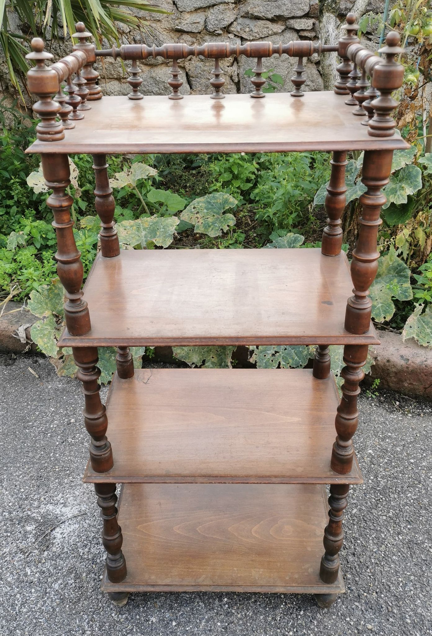 Napoleon III partition shelf