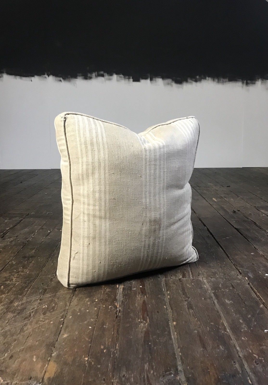 Pouf in fabric