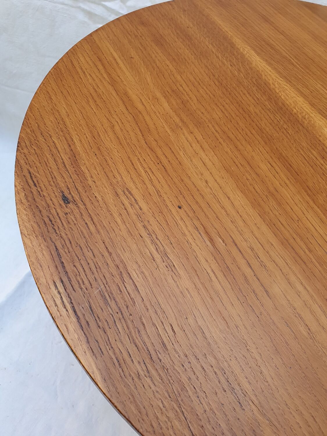 Coffee or side table round oak