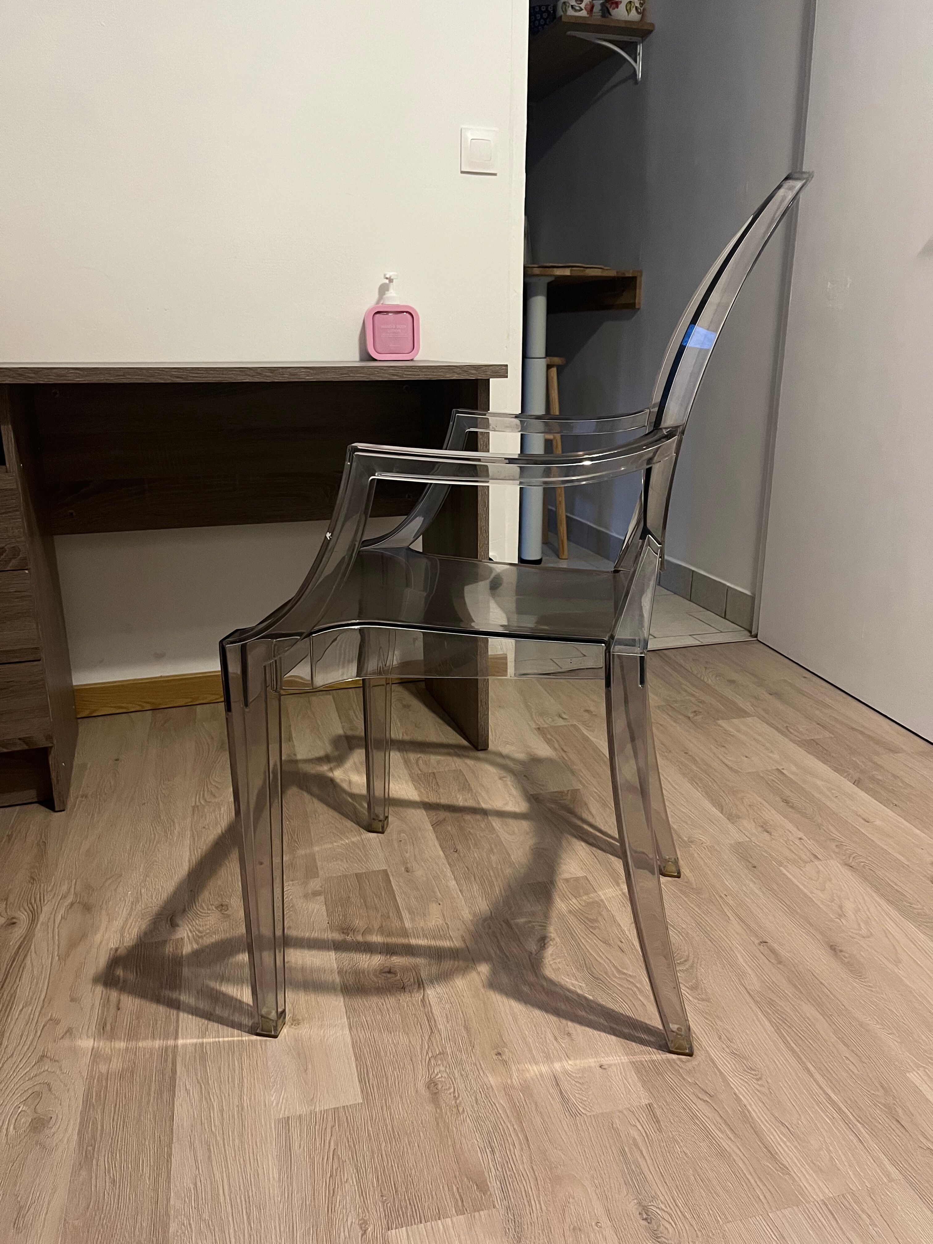 Kartell LOUIS GHOST chair by Philippe Starck