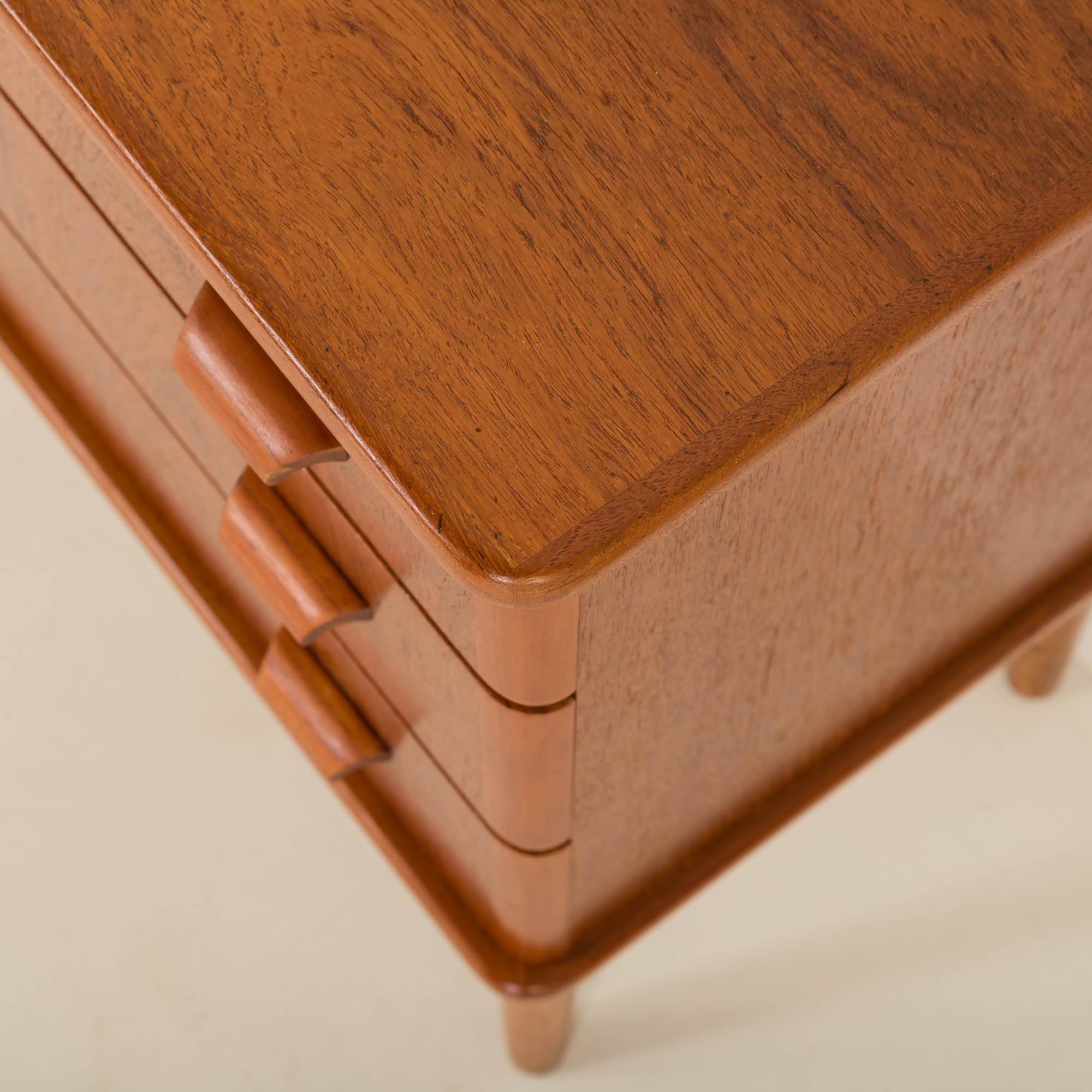 Petite commode danoise ou coffre d'entrée, années 1960