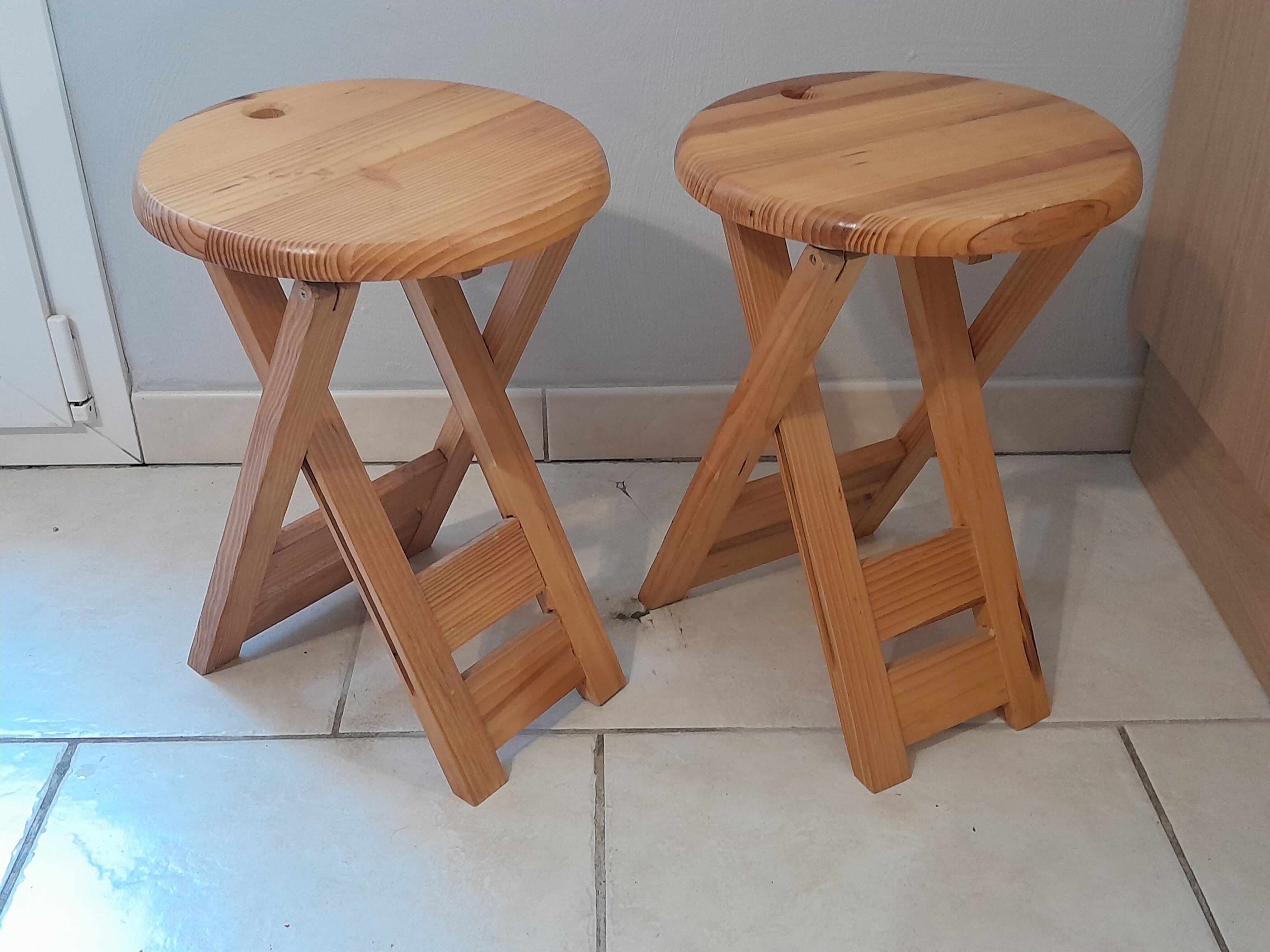 Pair of foldable stool in vintage pine