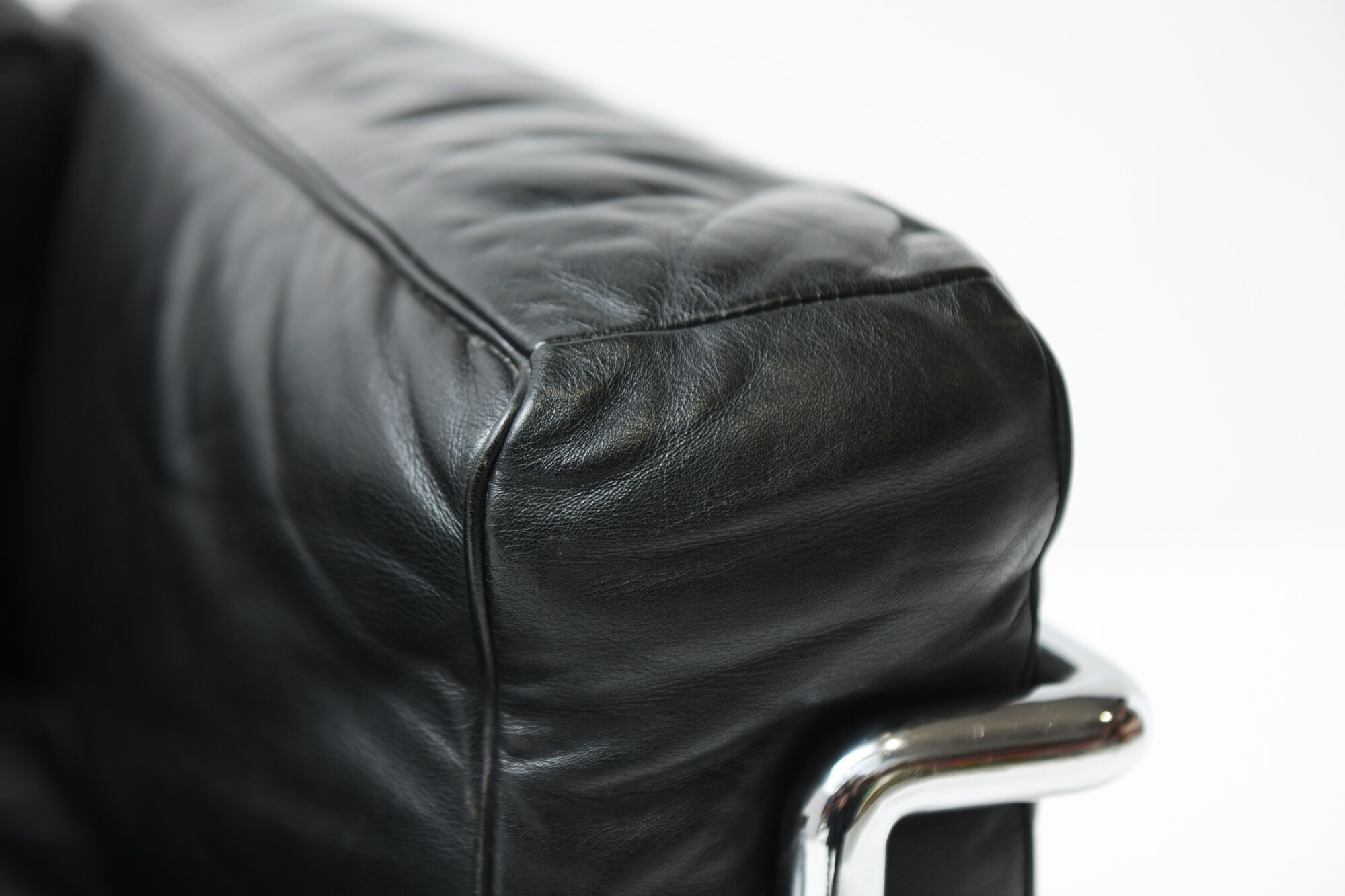 Vintage LC-2 in black leather by Le Corbusier, Jeanneret & Perriand for Cassina