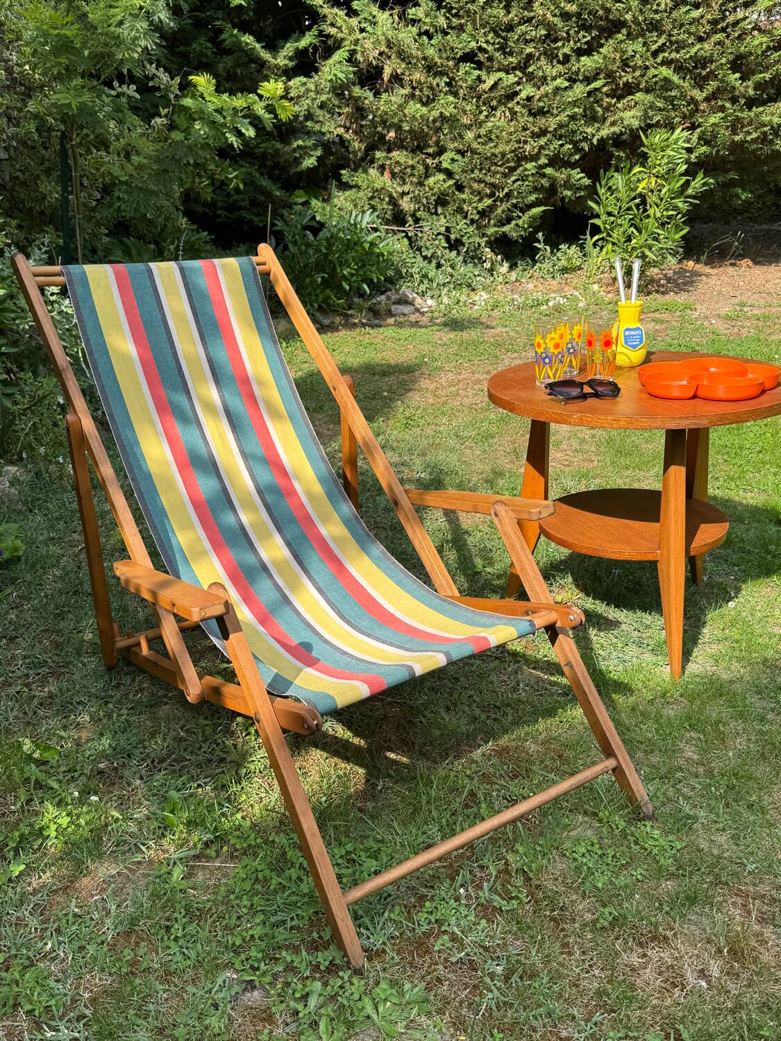 Vintage wooden deckchair/chilienne with footrest — 1960s