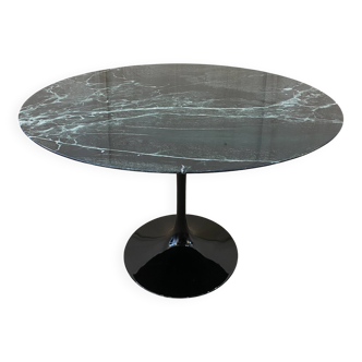 KNOLL round TULIP table in marble by Eero Saarinen